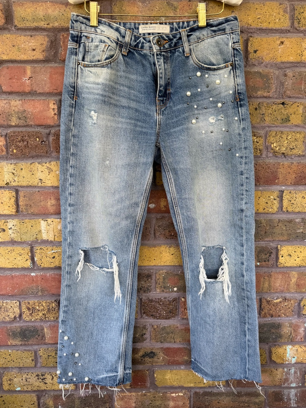 ZARA Pearl Embellished Distressed Denim Jeans – Size 4